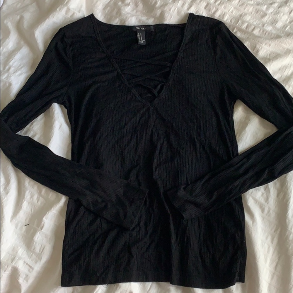 Black ribbed tee